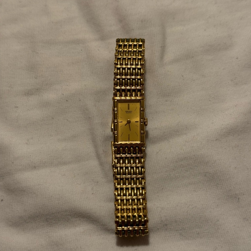 Vintage Women’s Seiko Gold Tone Rectangular Face Watch